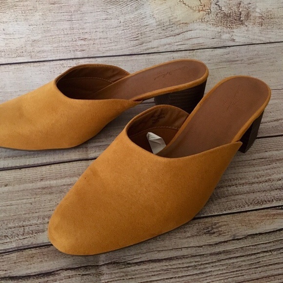 Shoes - Heeled Mules